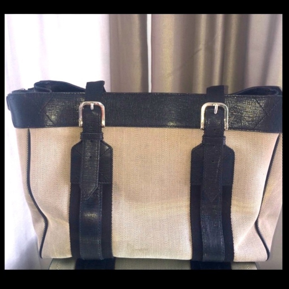 ⭐️ SALE ⭐️ Burberry Canvas and Leather Tote - Picture 4 of 13